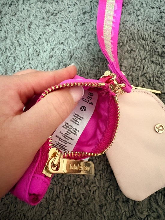 Lululemon Dual Pouch Wristlet wallet keychain pink !!! - Picture 5 of 5